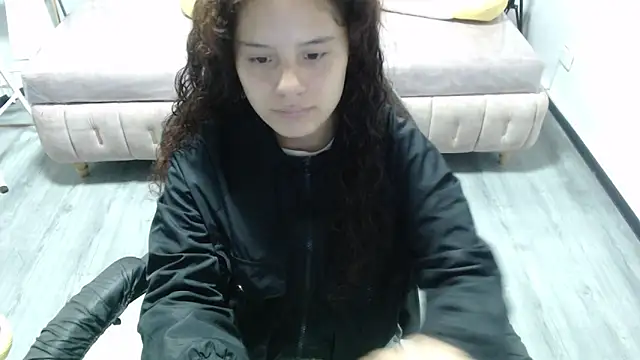 Snapshot of Velvet_Moon_V chatting on 18, 11, 2025 Velvet Moon V online show from 18, 11, 2025