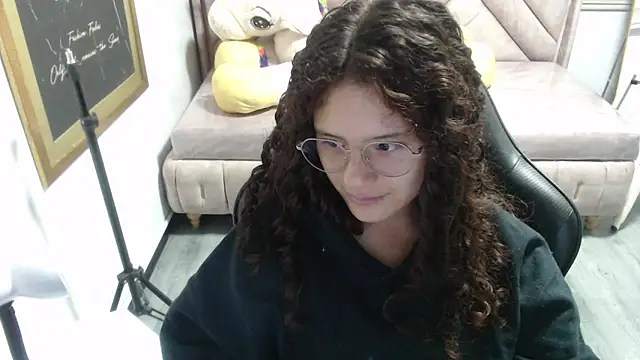 Snapshot of Velvet_Moon_V chatting on 22, 11, 2025 Velvet Moon V online show from 22, 11, 2025