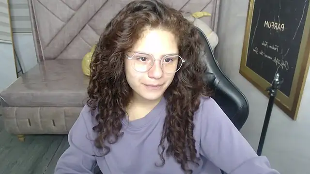 Snapshot of Velvet_Moon_V chatting on 24, 11, 2025 Velvet Moon V online show from 24, 11, 2025