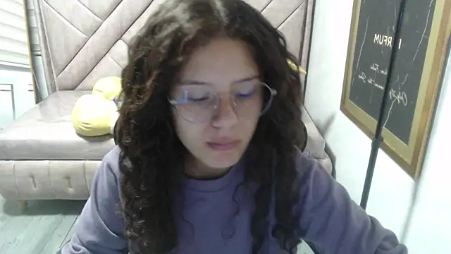 Snapshot of Velvet_Moon_V chatting on 25, 11, 2025 Velvet Moon V online show from 25, 11, 2025