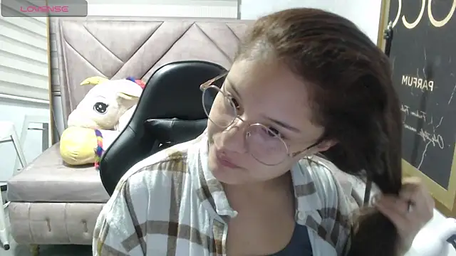 Snapshot of Velvet_Moon_V chatting on 5, 12, 2025 Velvet Moon V online show from 5, 12, 2025