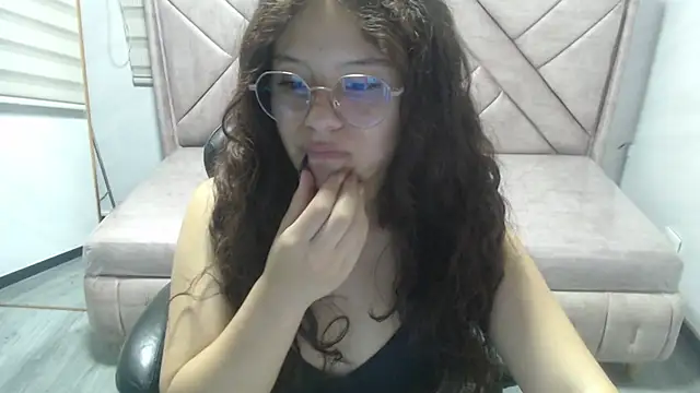 Velvet Moon V online show from 3, 3, 2026