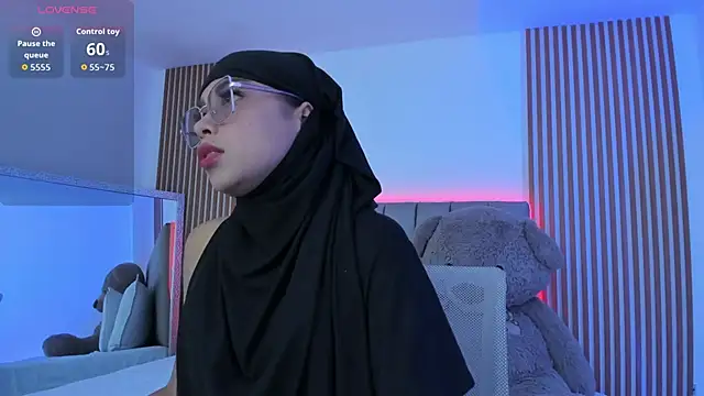 naishaa  online show from 27, 9, 2025