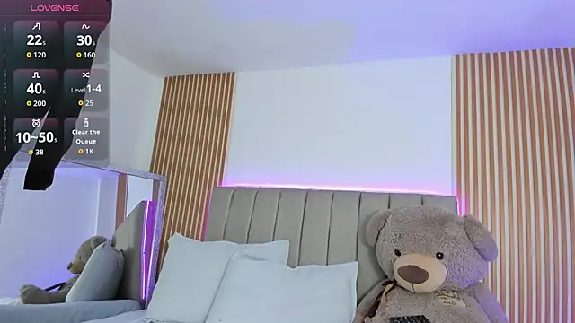 naishaa  online show from 1, 10, 2025