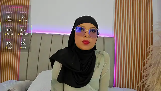 naishaa  online show from 17, 11, 2025