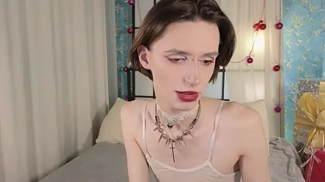 Snapshot of madi_snow chatting on 18, 12, 2025 madi snow online show from 18, 12, 2025