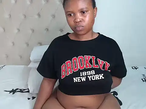 Snapshot of Lolly_Ramochele chatting on 4, 10, 2025 Lolly Ramochele online show from 4, 10, 2025