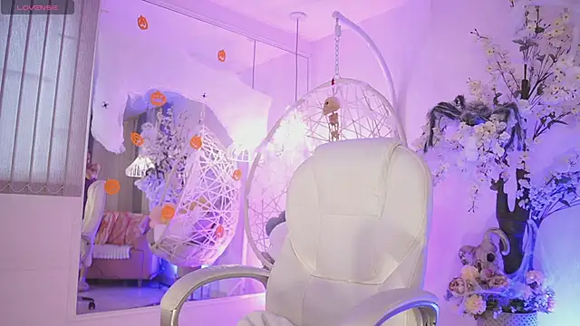 JadeSummerr online show from 8, 10, 2025