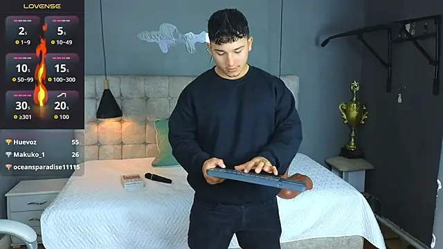 Horny nick18 online show from 24, 10, 2025