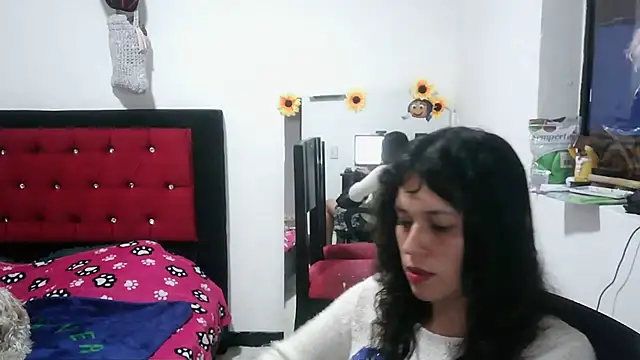 MiaRobertz  online show from 5, 3, 2026