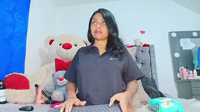 Melanyy Miller online show from 4, 2, 2026