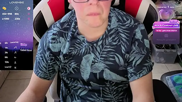 Snapshot of Naughty_toysboy chatting on 4, 2, 2026 Naughty toysboy online show from 4, 2, 2026