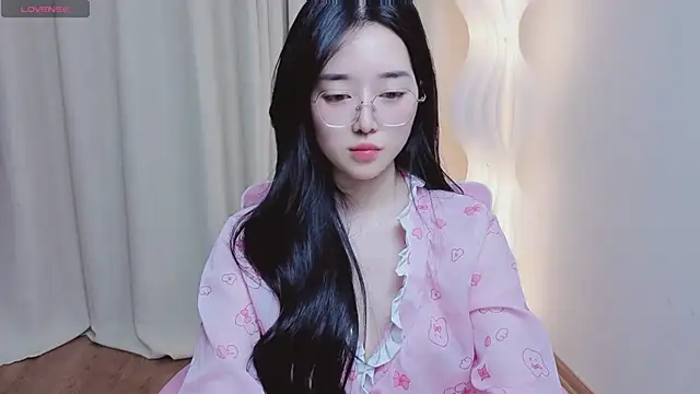 Snapshot of Miu-999 chatting on 11, 4, 2026 Miu-999 online show from 11, 4, 2026