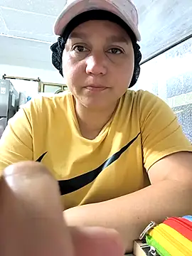 Snapshot of haashkyo chatting on 13, 12, 2025 haashkyo online show from 13, 12, 2025