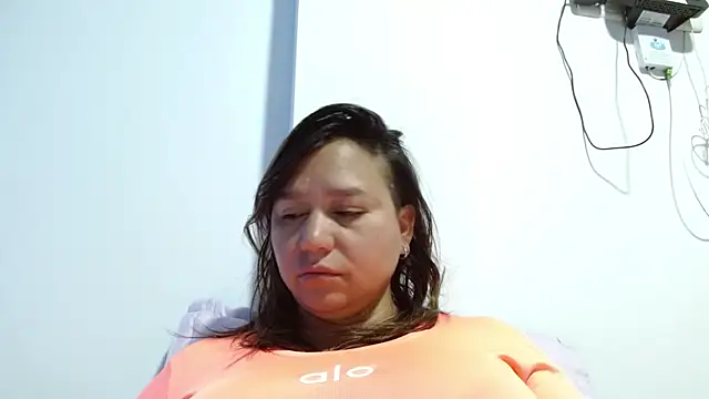 Snapshot of haashkyo chatting on 14, 12, 2025 haashkyo online show from 14, 12, 2025