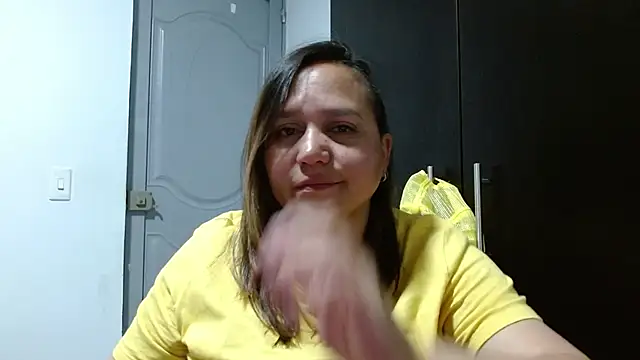 Snapshot of haashkyo chatting on 16, 12, 2025 haashkyo online show from 16, 12, 2025