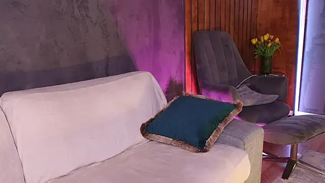 Snapshot of QueenMarX chatting on 7, 4, 2026 QueenMarX online show from 7, 4, 2026