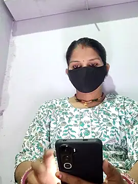 Snapshot of poojam93 chatting on 8, 10, 2025 poojam93 online show from 8, 10, 2025