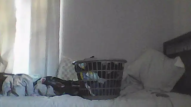 sarahkat86 online show from 15, 4, 2026