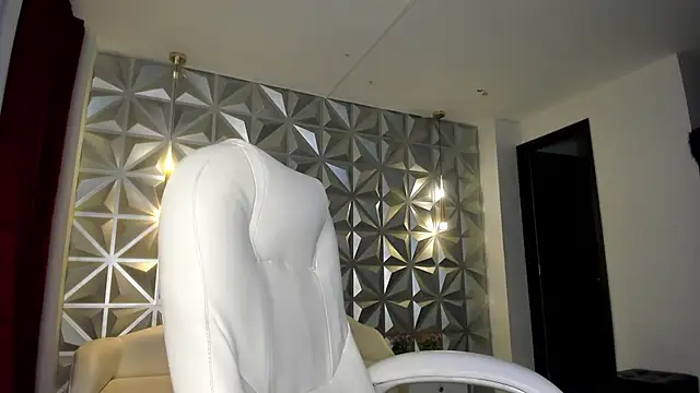 Snapshot of hellen_tease chatting on 18, 12, 2025 hellen tease online show from 18, 12, 2025