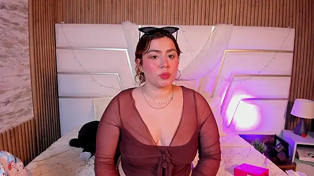 Snapshot of AdelaTaylor chatting on 16, 10, 2025 AdelaTaylor online show from 16, 10, 2025