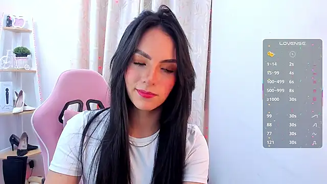 Snapshot of sarah_saenz_ chatting on 9, 10, 2025 sarah saenz  online show from 9, 10, 2025