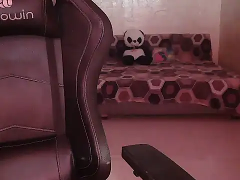 Snapshot of Simmi_Ji chatting on 11, 11, 2025 Simmi Ji online show from 11, 11, 2025