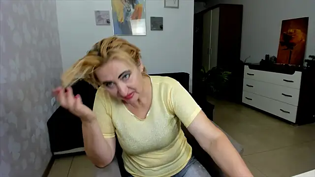 Snapshot of MilanaAlvis chatting on 9, 9, 2025 MilanaAlvis online show from 9, 9, 2025