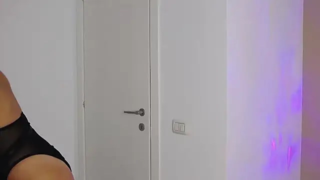 Emily Sheen online show from 13, 10, 2025