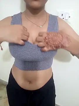 Snapshot of Neha_Tyagi chatting on 28, 9, 2025 Neha Tyagi online show from 28, 9, 2025