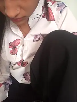 Snapshot of Neha_Tyagi chatting on 21, 10, 2025 Neha Tyagi online show from 21, 10, 2025