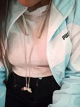 Snapshot of Neha_Tyagi chatting on 28, 11, 2025 Neha Tyagi online show from 28, 11, 2025