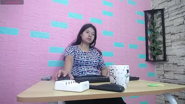 maily can online show from 27, 11, 2025