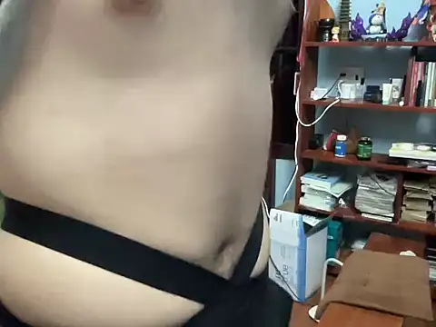 Snapshot of lahungdj12 chatting on 8, 11, 2025 lahungdj12 online show from 8, 11, 2025