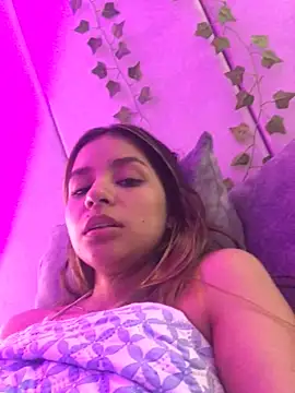 Snapshot of mia_rousse25 chatting on 29, 5, 2026 mia rousse25 online show from 29, 5, 2026