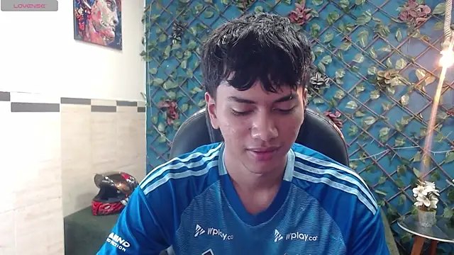 Snapshot of markbowie chatting on 16, 12, 2025 markbowie online show from 16, 12, 2025