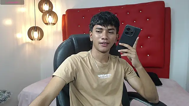 Snapshot of markbowie chatting on 21, 12, 2025 markbowie online show from 21, 12, 2025