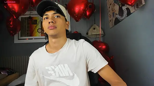 Snapshot of markbowie chatting on 20, 2, 2026 markbowie online show from 20, 2, 2026