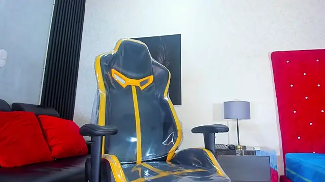 Snapshot of Cam_Brown chatting on 10, 10, 2025 Cam Brown online show from 10, 10, 2025