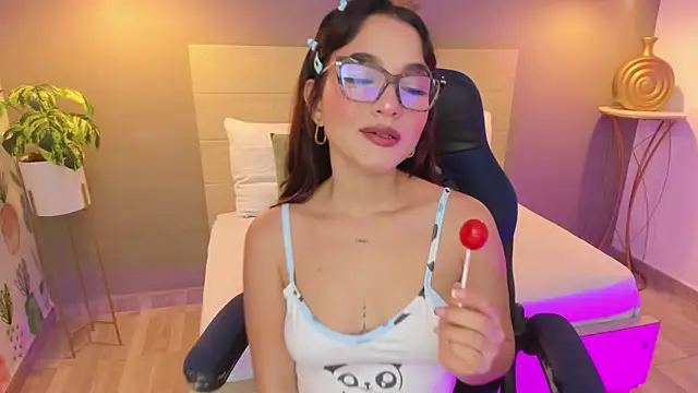 Snapshot of luma_sky_ chatting on 22, 10, 2025 luma sky online show from 22, 10, 2025