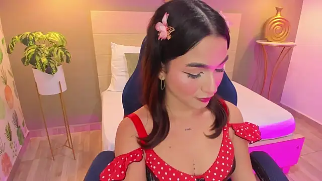 Snapshot of luma_sky_ chatting on 23, 10, 2025 luma sky online show from 23, 10, 2025