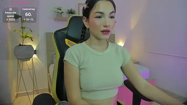 Snapshot of luma_sky_ chatting on 13, 11, 2025 luma sky online show from 13, 11, 2025