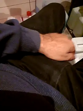 Snapshot of bullut06 chatting on 16, 10, 2025 bullut06 online show from 16, 10, 2025