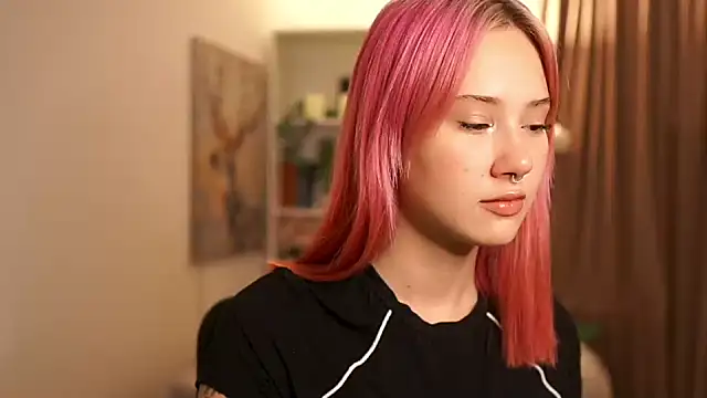 Snapshot of uwu_nika18 chatting on 17, 10, 2025 uwu nika18 online show from 17, 10, 2025