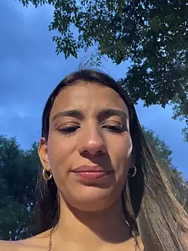 -juicy  online show from 7, 11, 2025