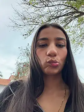 -juicy  online show from 18, 2, 2026