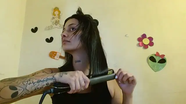 Snapshot of Akasha001 chatting on 16, 10, 2025 Akasha001 online show from 16, 10, 2025