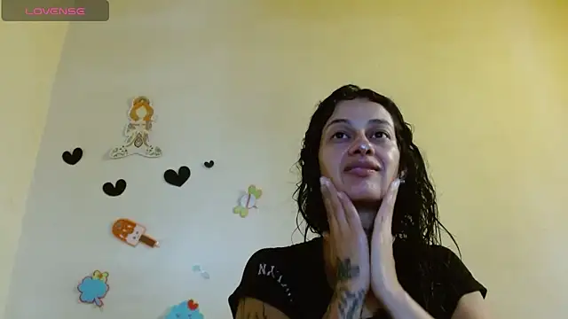 Snapshot of Akasha001 chatting on 20, 11, 2025 Akasha001 online show from 20, 11, 2025