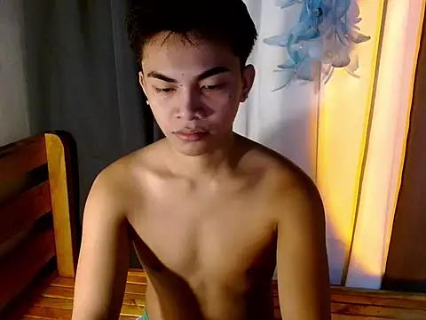 Snapshot of urguy_marco chatting on 25, 10, 2025 urguy marco online show from 25, 10, 2025