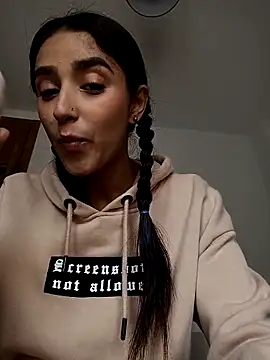 CandyFoxter  online show from 4, 11, 2025